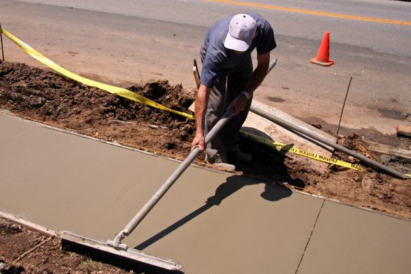 Cost of Sidewalk Pouring in Clayton